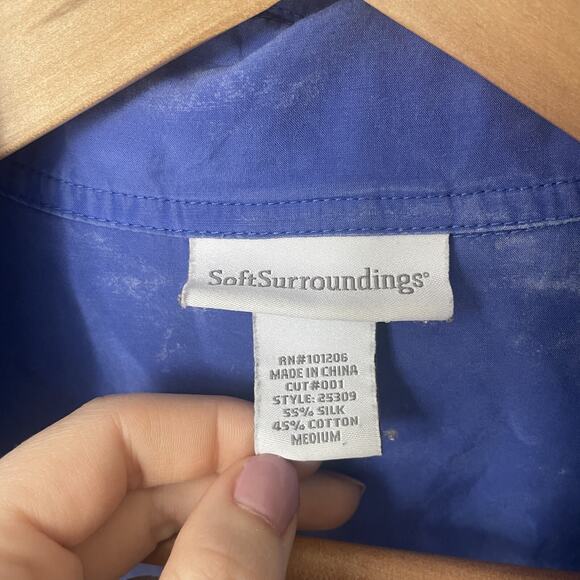 Soft Surroundings‎ Shirt Women's Med Blue Button Blouse Neck Buckle Silk Blend - Picture 3 of 8